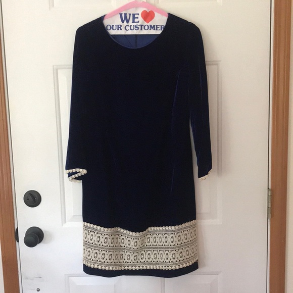 Dresses & Skirts - Vintage blue velvet dress